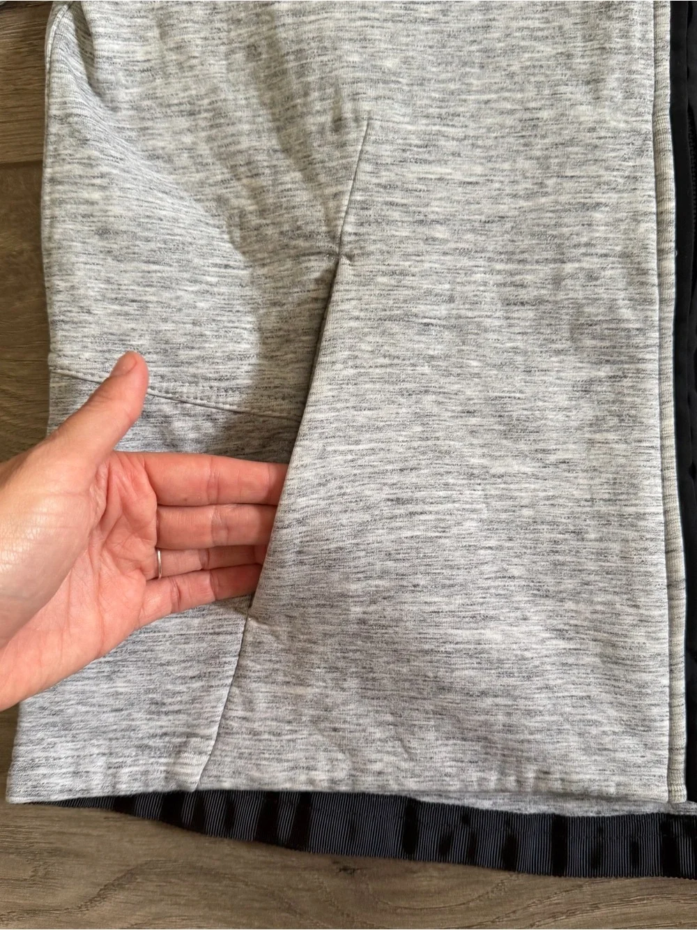 LULULEMON City Bound Women’s Light Gray Hooded Full Zip Jacket Size 6 - Picture 6 of 12